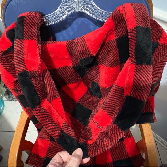 NWOT PINK Victoria’s Secret buffalo plaid bling fleece hooded robe, Size XS/S - Picture 9 of 16